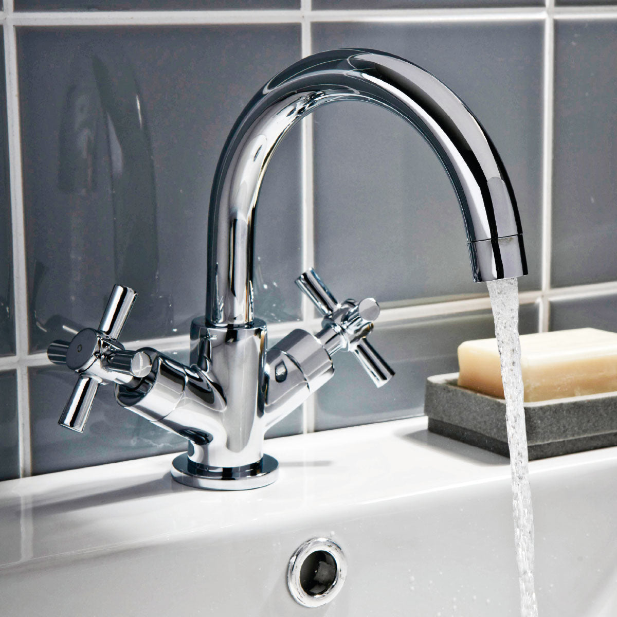 Mono Basin Mixer with Push Waste